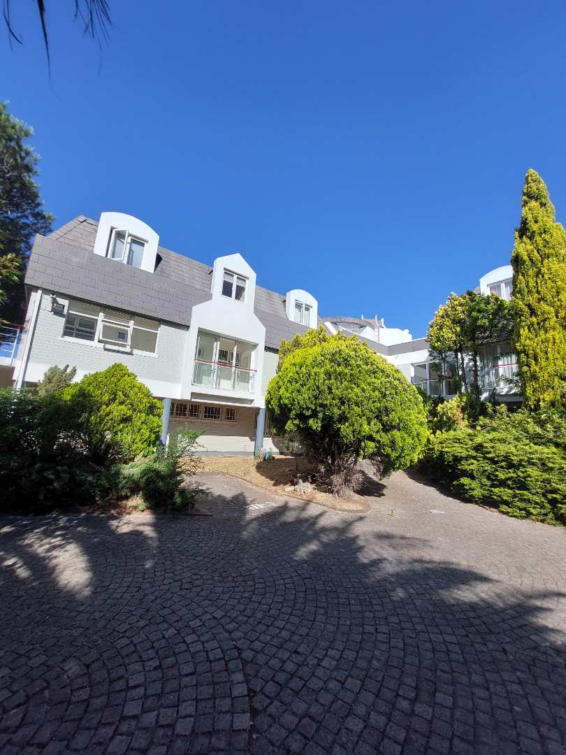 3 Bedroom Property for Sale in Vredehoek Western Cape